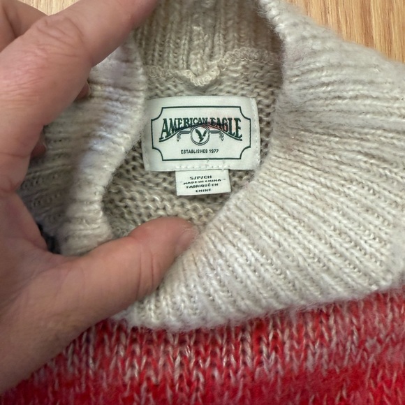 American Eagle Mock Neck Striped Chunky Gradient Red Sweater Size Small - Picture 5 of 6